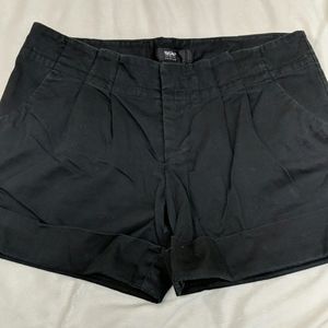 Mossimo Black Cuffed Shorts, Pleated Size 4